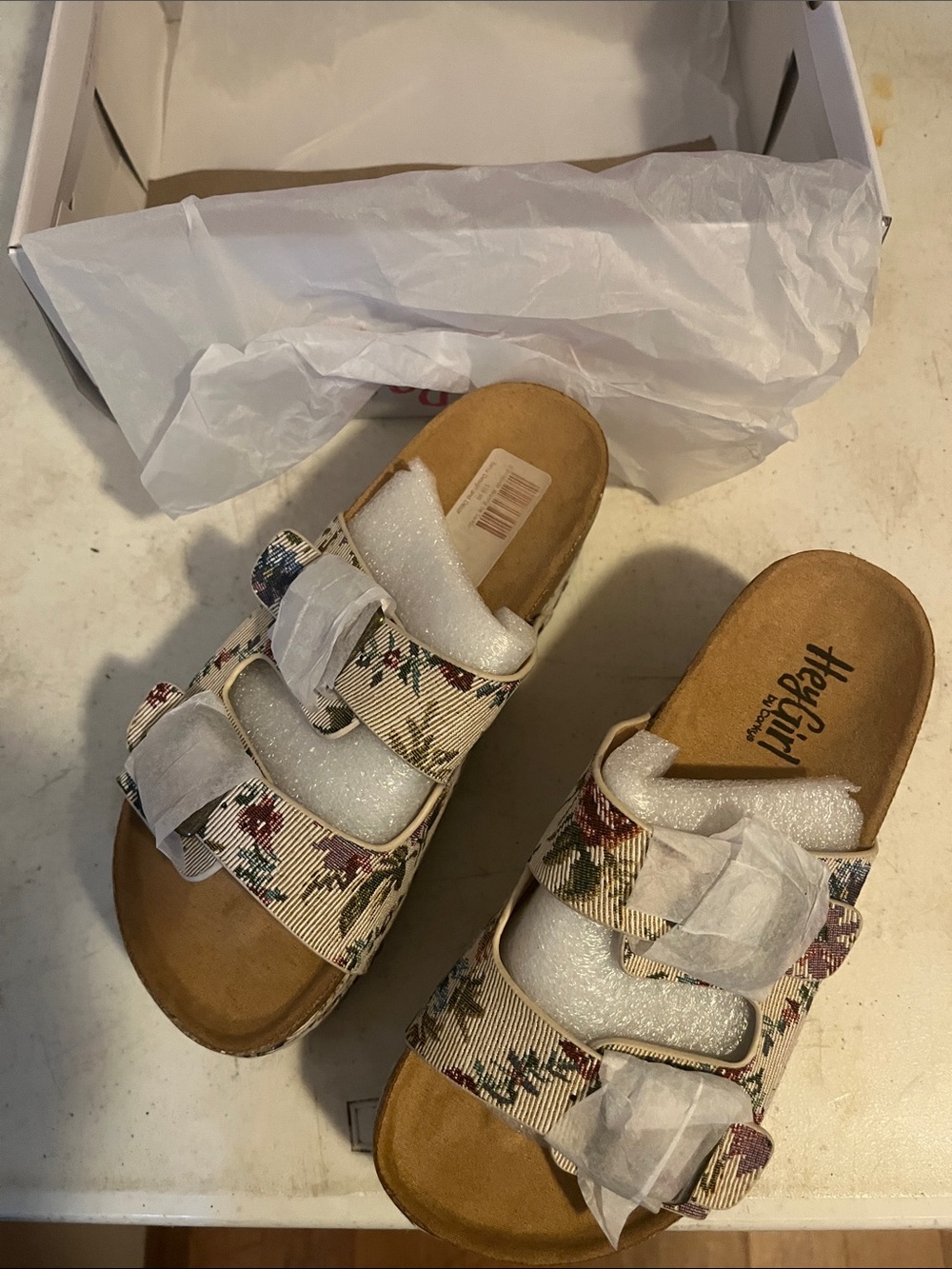 Hey Girl by Corkys Floral Platform Sandals -Floral. New in original packaging! - Picture 2 of 3